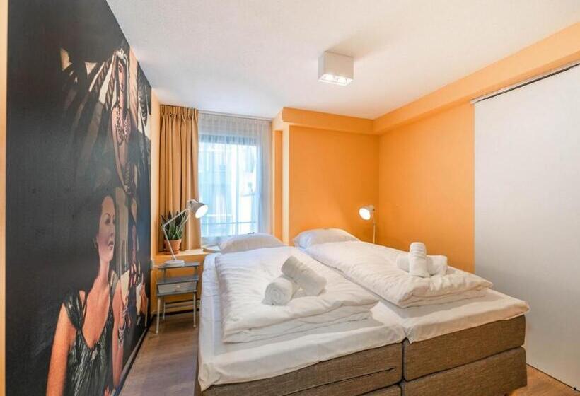 이코노미 룸, Pink Flamingo Boutique Hostel
