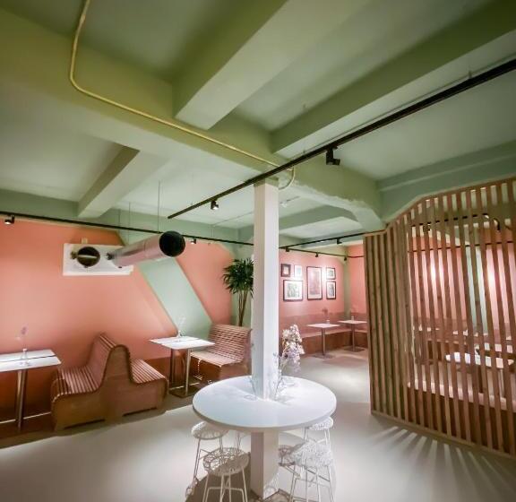 공동 객실, Pink Flamingo Boutique Hostel