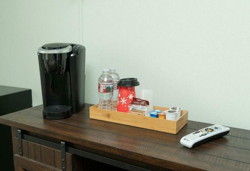 キングサイズベッドのデラックススイート, Lost Trail