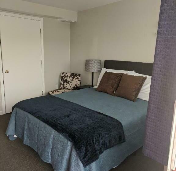 デラックスルーム, Lost Trail