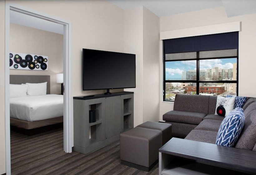 سوییت, Hyatt House Nashville Downtown Convention Center