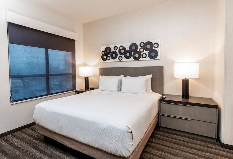 سوییت, Hyatt House Nashville Downtown Convention Center