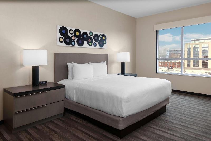 سوئیت با تخت بزرگ, Hyatt House Nashville Downtown Convention Center