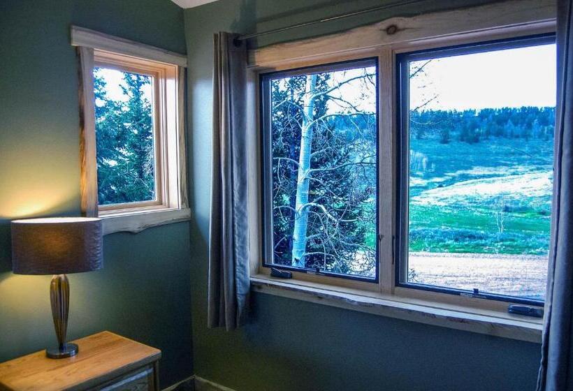 キングサイズベッドのスタンダードルーム, Arrowhead Mountain Lodge