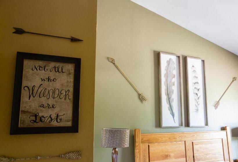 Стандартный Номер Кровать Кинг, Arrowhead Mountain Lodge