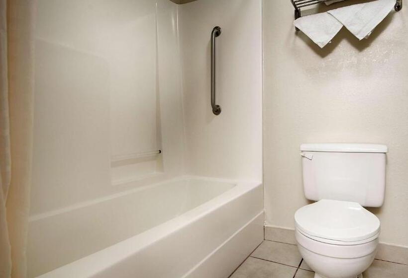 适合残疾人士使用的带超级大床的标准间, Best Western Paris Inn