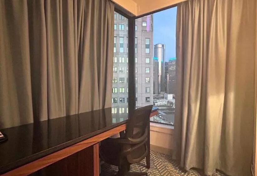 اتاق استاندارد با تخت بزرگ برای معلولان, Fort Pontchartrain Detroit, A Wyndham