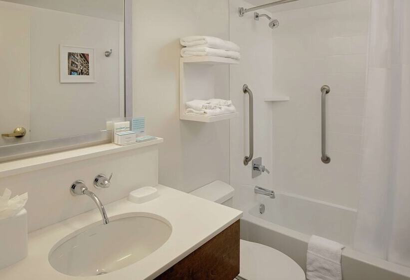 스위트, Hampton Inn Louisville Downtown