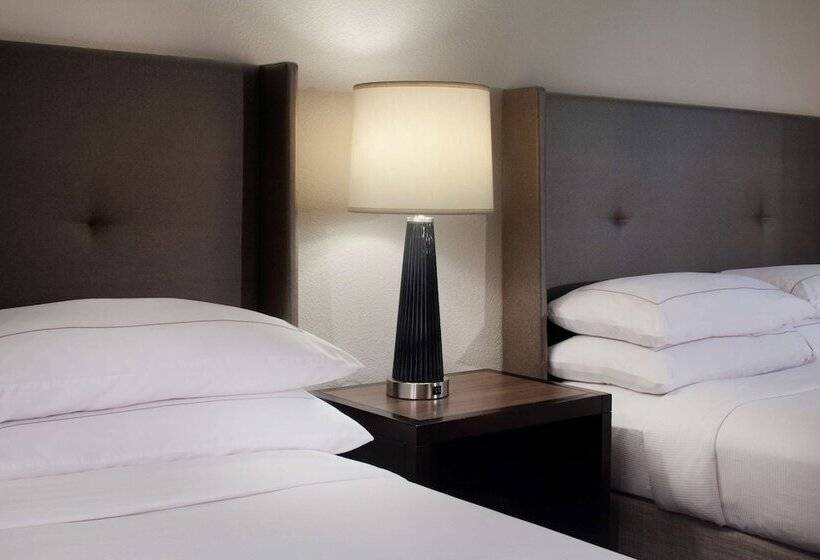 غرفه قياسيه سريرين مزدوجين, Hilton Santa Cruz/scotts Valley