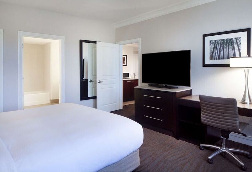 디럭스 스위트, Hilton Santa Cruz/scotts Valley