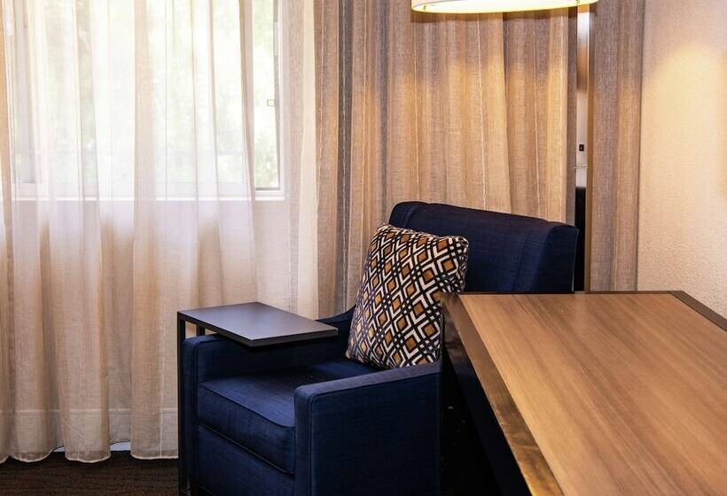 غرفة قياسية سرير مزدوج ذات إطلالة, Hilton Santa Cruz/scotts Valley