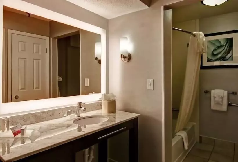 スイート, Poplar Inn And Suites