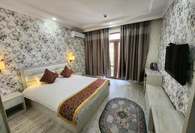 Habitació Estàndard, Summer