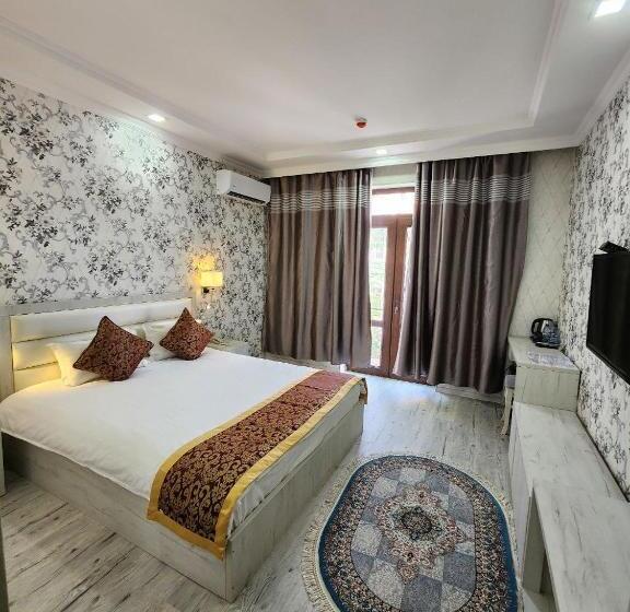 Habitació Estàndard, Summer