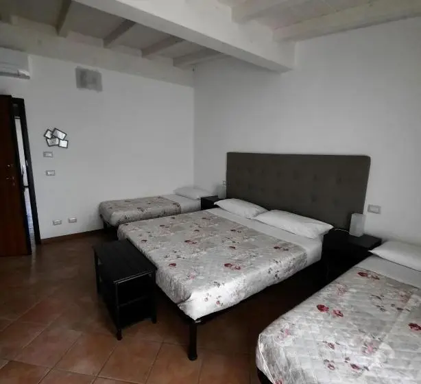 バルコニー付スタンダード４ベッドルーム, Bed & Breakfast Torrechiara
