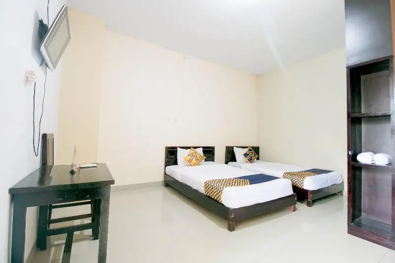 Standard-huone, Grand Azizah Makassar Redpartner