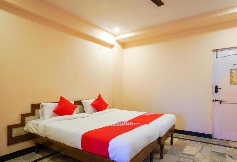 اتاق لوکس سه تخته, Super Hotel O Raja Residency Near Snow World