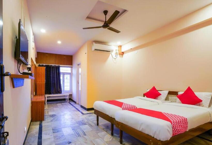 豪华三人间, Super Hotel O Raja Residency Near Snow World