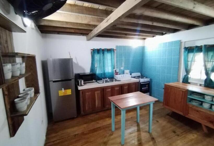 سرير فى غرفة مشتركه, Tierra Verde Bed And Breakfast