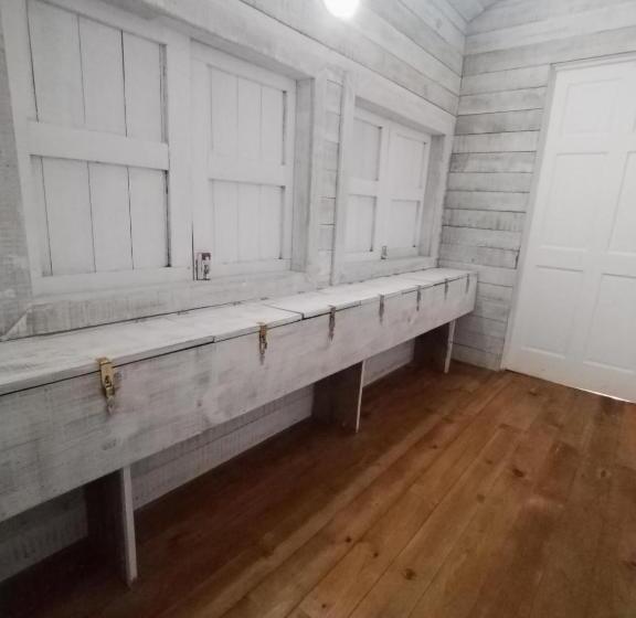 سرير فى غرفة مشتركه, Tierra Verde Bed And Breakfast