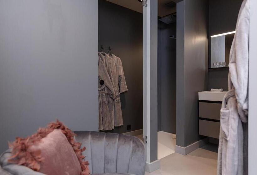 Апартаменты 2 Спальни, Going Triple A Apartments West