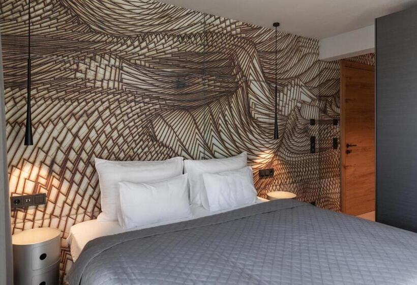 Апартаменты 3 Спальни, Going Triple A Apartments West