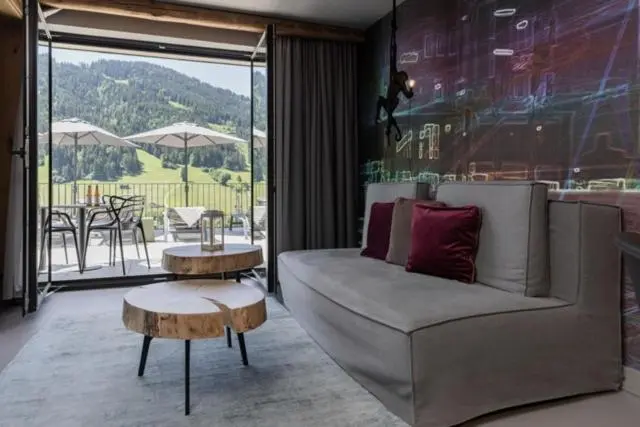 プールの見える１ベッドルームアパートメント, Going Triple A Apartments West