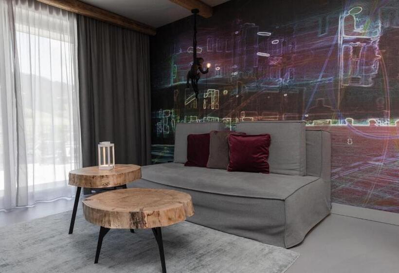 Апартаменты 1 Спальня Вид на Бассейн, Going Triple A Apartments West