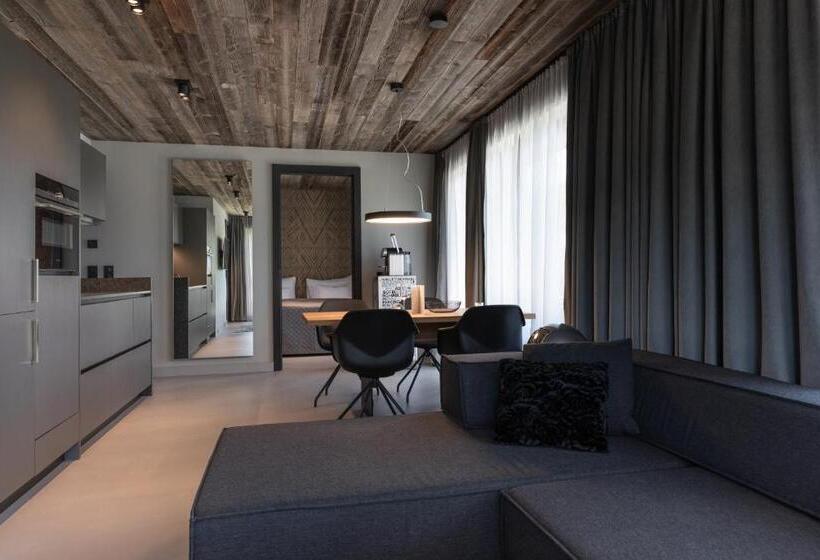 Номер Стандарт, Going Triple A Apartments West