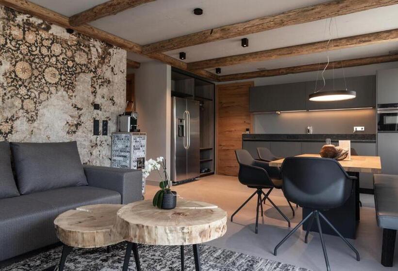 Апартаменты 2 Спальни, Going Triple A Apartments West