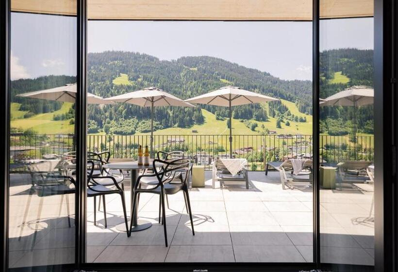 Апартаменты 1 Спальня Вид на Бассейн, Going Triple A Apartments West