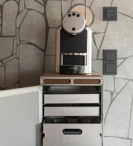 Апартаменты 3 Спальни, Going Triple A Apartments West