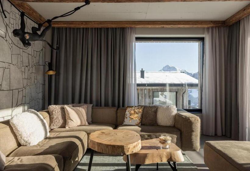 Апартаменты 3 Спальни, Going Triple A Apartments West