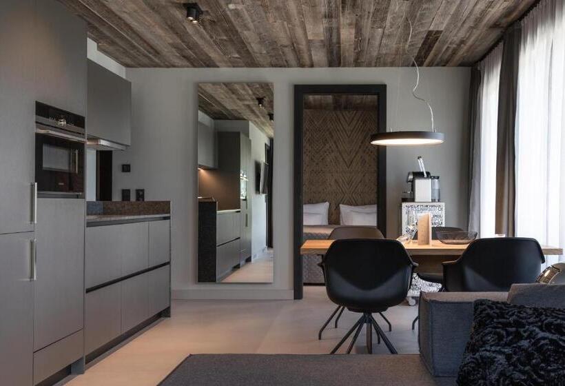 Номер Стандарт, Going Triple A Apartments West