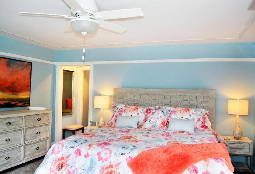 חדר דלוקס לשלושה, John Henry Bed & Breakfast