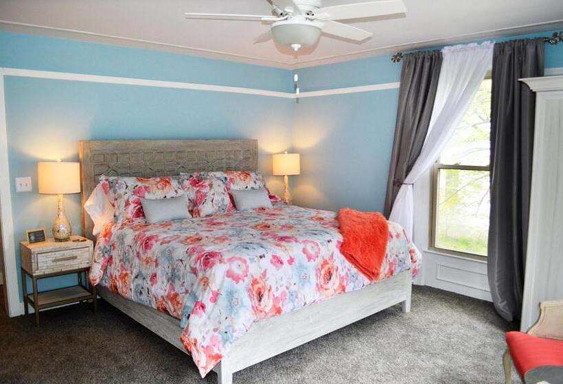 חדר דלוקס לשלושה, John Henry Bed & Breakfast