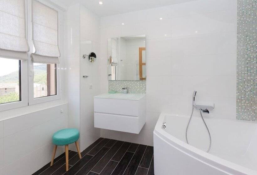 디럭스 룸, L'appollu