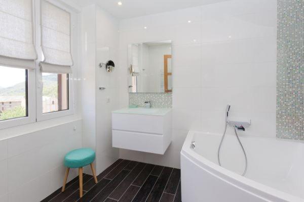 디럭스 룸, L'appollu