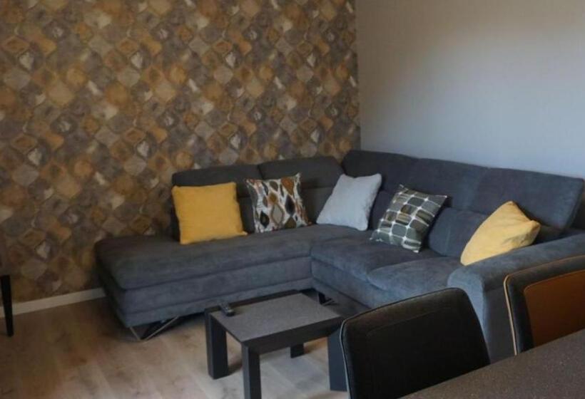 침실 2개 아파트, L'appollu