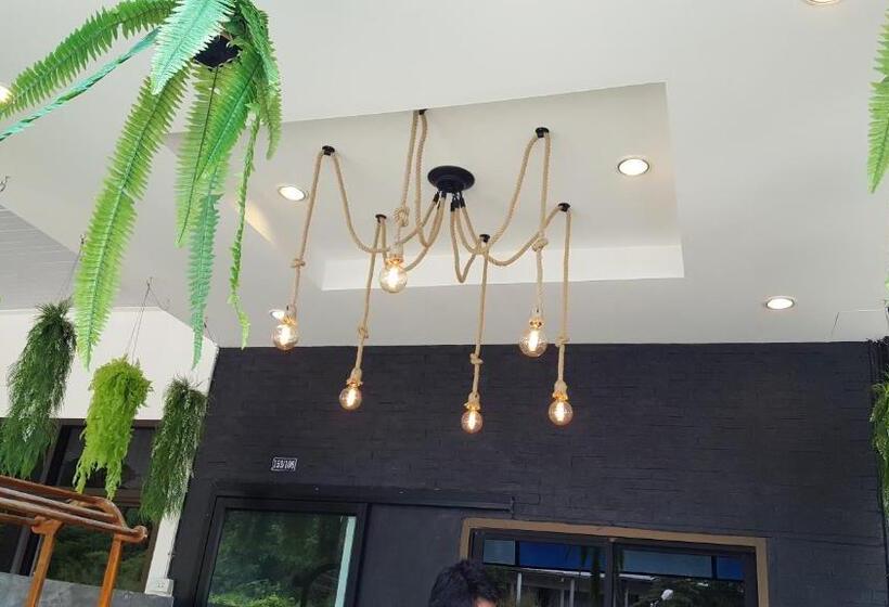 בונגלו משפחתי, I Talay Garden