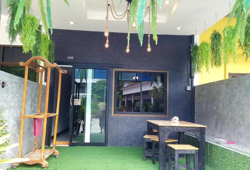 בונגלו משפחתי, I Talay Garden