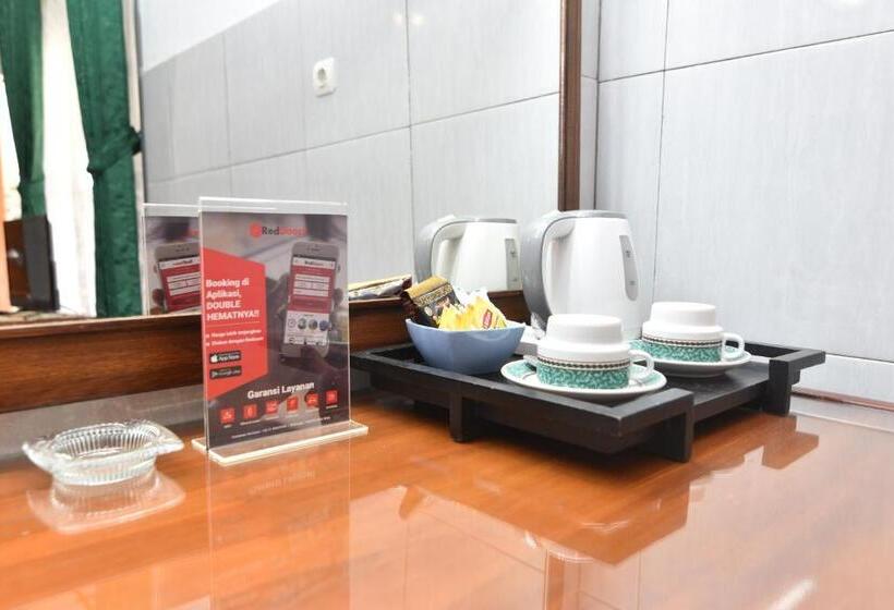 חדר סופריור, Reddoorz Plus @ Singaraja