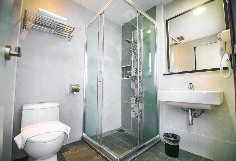 프리미엄 4인룸, Indra Hotel Boutique Suites