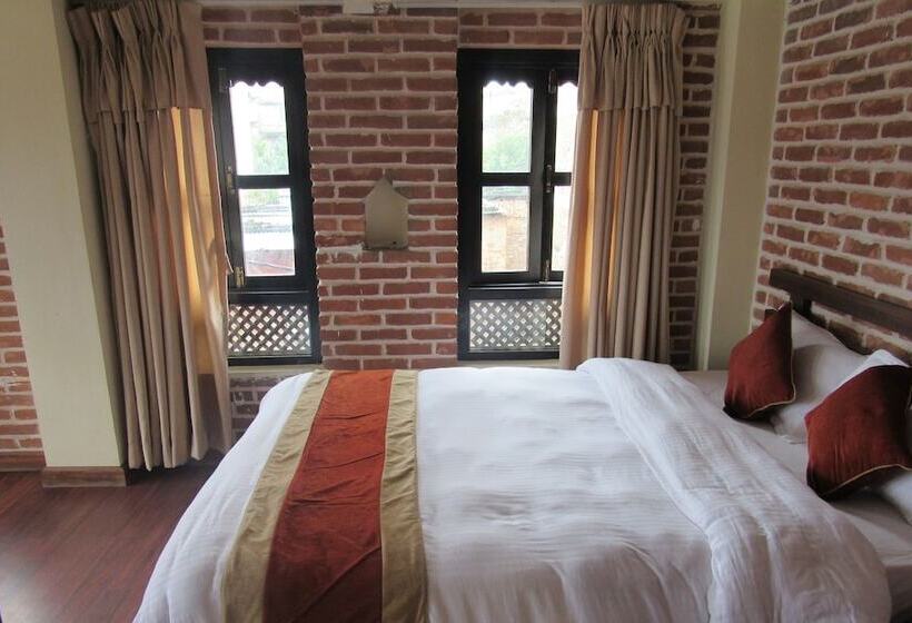 اتاق استاندارد با چشمانداز کوهستان, Layaku Durbar