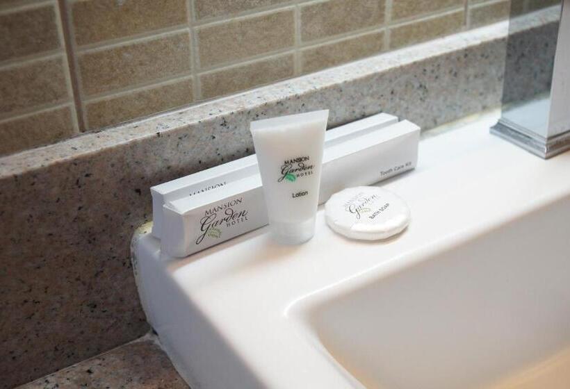 اتاق استاندارد سه تخته با چشمانداز, Mansion Garden