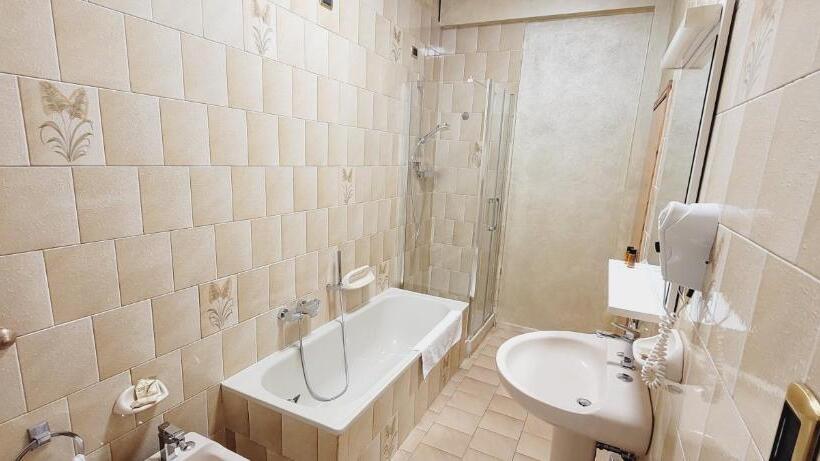 高级大房间, Paradiso