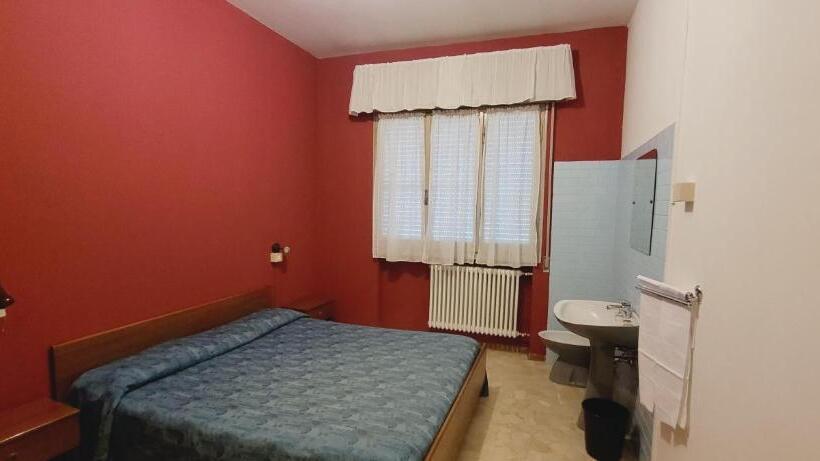 带共用浴室的标准房间, Paradiso