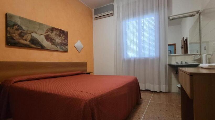 带共用浴室的标准房间, Paradiso