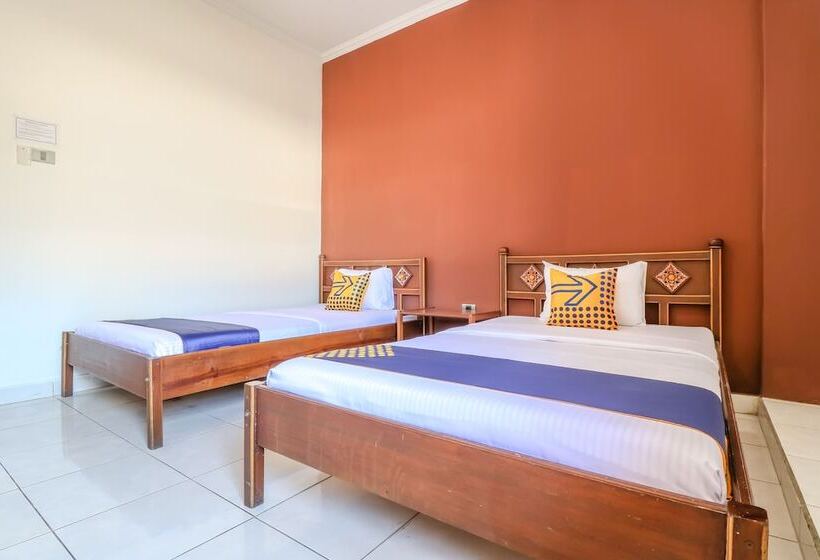 스탠다드 룸, Spot On 1927 Candra Adigraha