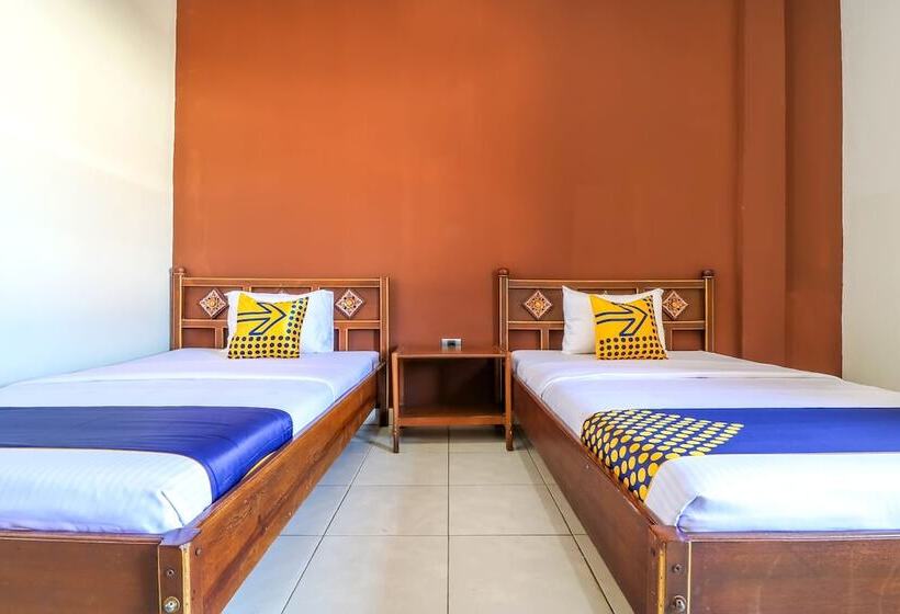 스탠다드 룸, Spot On 1927 Candra Adigraha